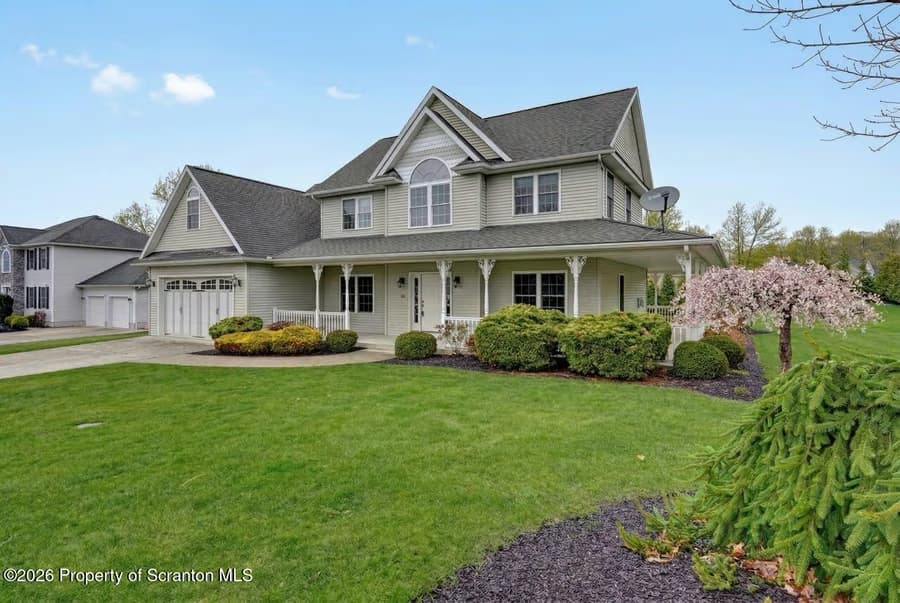 212 White Oak Drive Olyphant, PA 18447