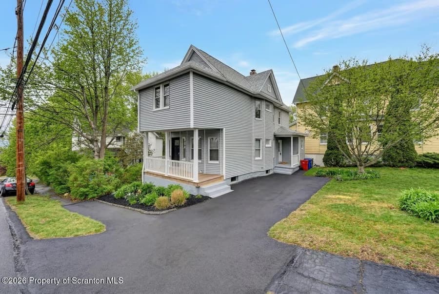 819 Poplar Street Dunmore, PA 18512