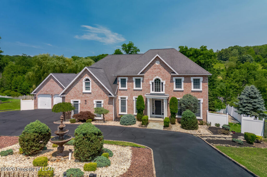41 Somerfields Drive Wyoming, PA 18644