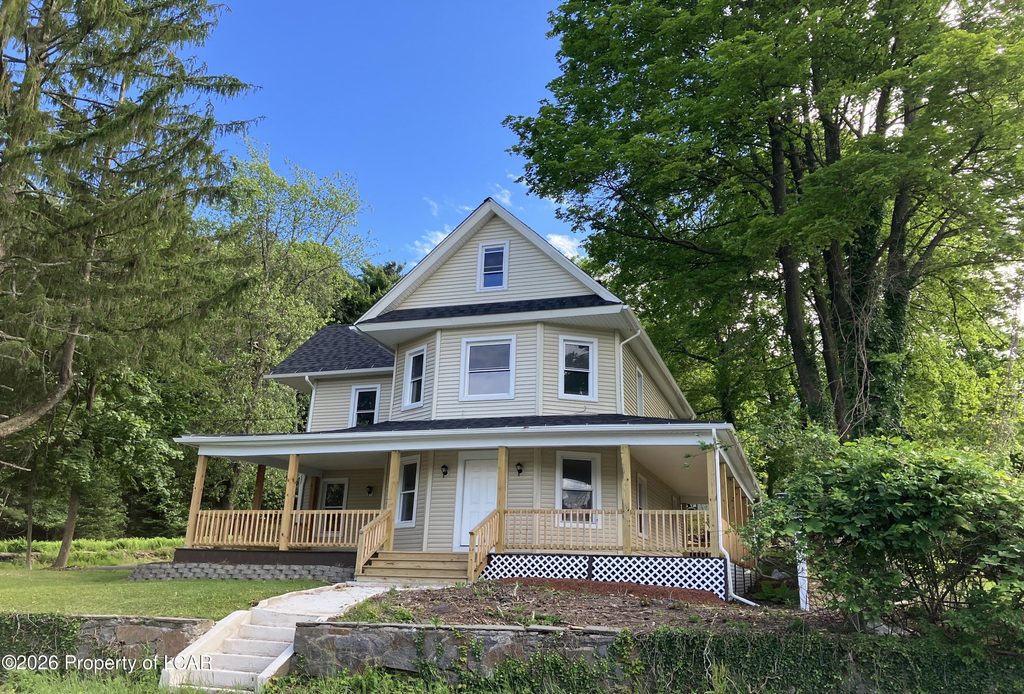 238 Idetown Road Dallas, PA 18612